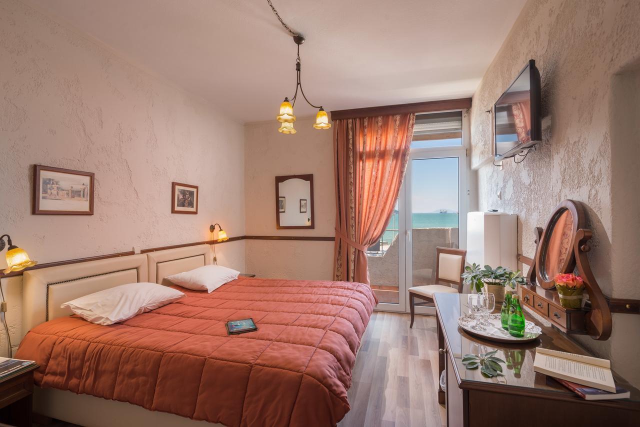 איגומניטסה Jolly Hotel מראה חיצוני תמונה